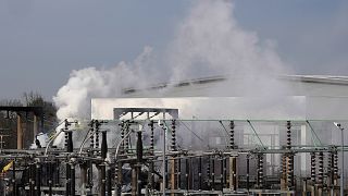 Heathrow fire disrupts flights